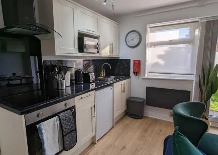 Seaside Chalet Retreat In Sidmouth